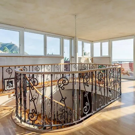 Leandro, First Line With Amazing Sea Views And Private Access To The Sea! Villa El Campello