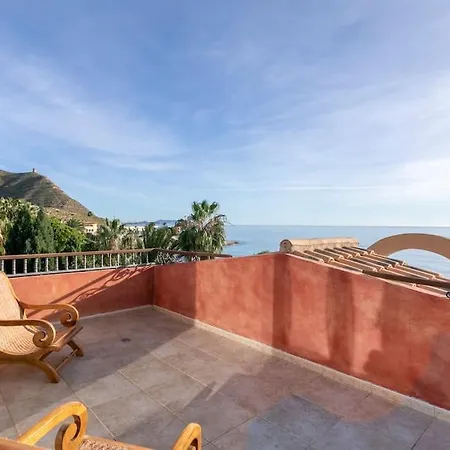 Villa Leandro, First Line With Amazing Sea Views And Private Access To The Sea!