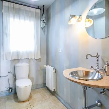 Villa Leandro, First Line With Amazing Sea Views And Private Access To The Sea!
