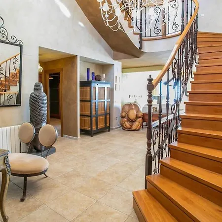 Leandro, First Line With Amazing Sea Views And Private Access To The Sea! *