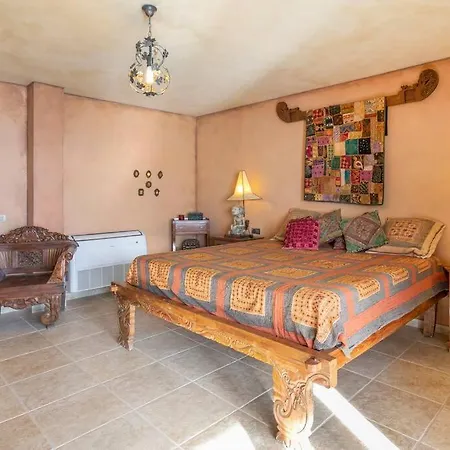 Leandro, First Line With Amazing Sea Views And Private Access To The Sea! Villa