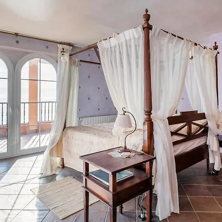Leandro, First Line With Amazing Sea Views And Private Access To The Sea! El Campello